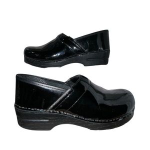 GUC DANSKO‎ Black Patent Clogs - EU 40 (read description)